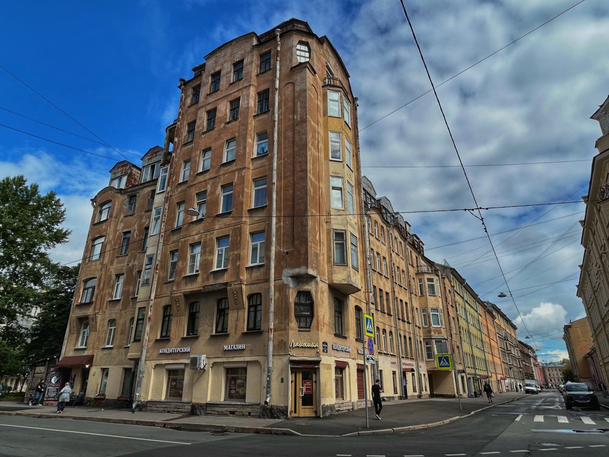 Фото Феноменология, поэтика и риторика архитектуры Петроградской стороны