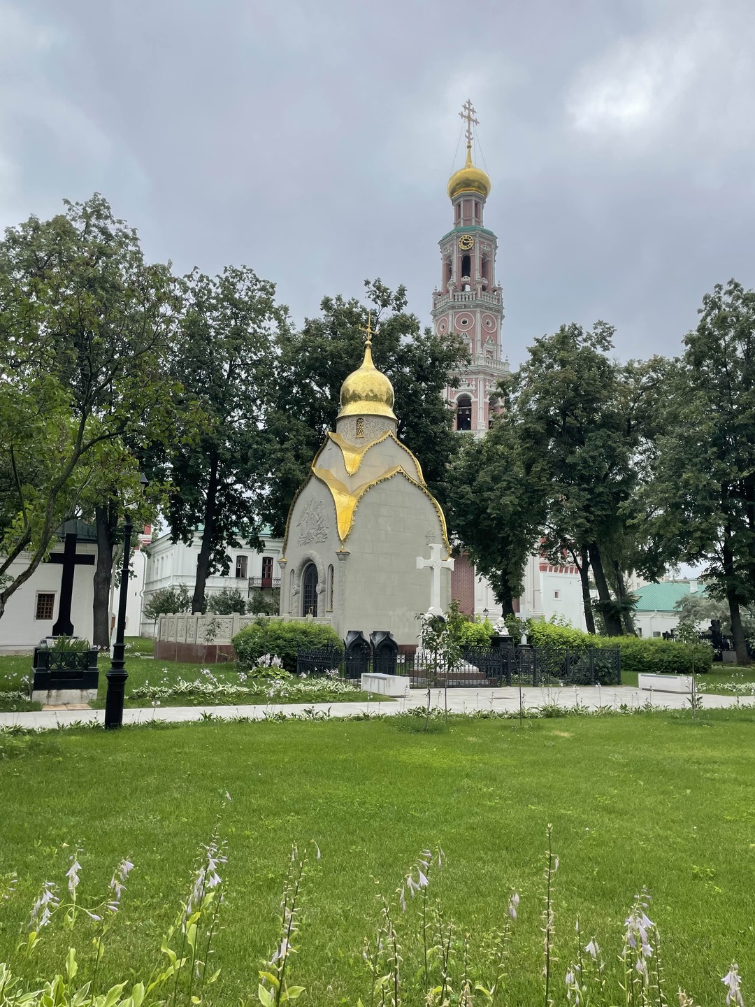 Новодевичий монастырь: зеркало времени (Елена)
