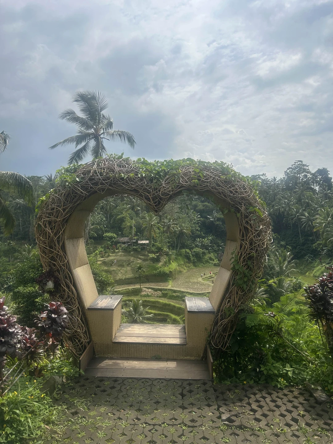 Экскурсия понравилась, отдельное спасибо гиду Ваяну. Везде сопровождал, всё рассказывал и показывал) Остались только положительные эмоции
