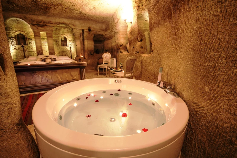 В Каппадокию из Аланьи с проживанием в пещерном отеле