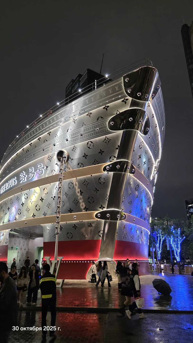 Отличная экскурсия и потрясающая Варвара♡♡♡! Нам так понравилось, что даже дождь не испортил отличную прогулку по