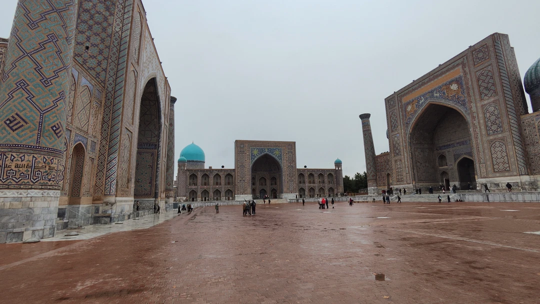 Хотим выразить огромную благодарность гиду Уткуру за блестящую экскурсию по Самарканду для нашей компании из 3-х