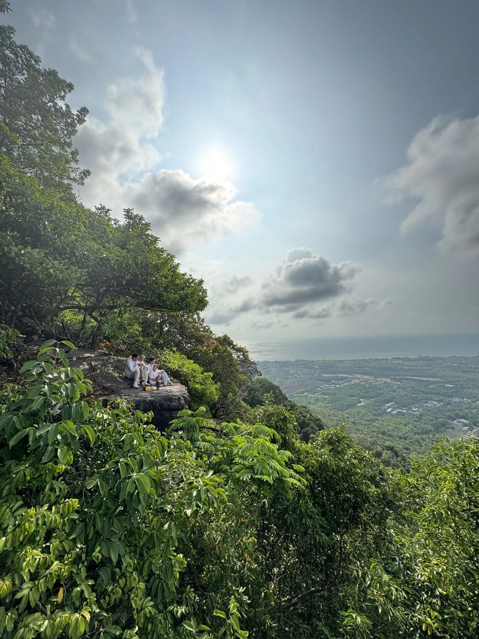 Благодарим Дмитрия за увлекательную прогулку! Первое, что наши дети упоминают, когда их спрашивают о путешествии на