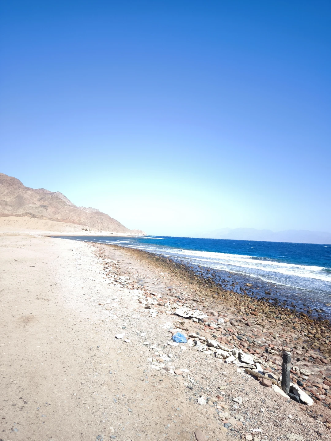 Экскурсия отличная, разнообразная, лёгкая, органичная. Каньон - удивительный, дорога до него живописная, место для снорклинга -