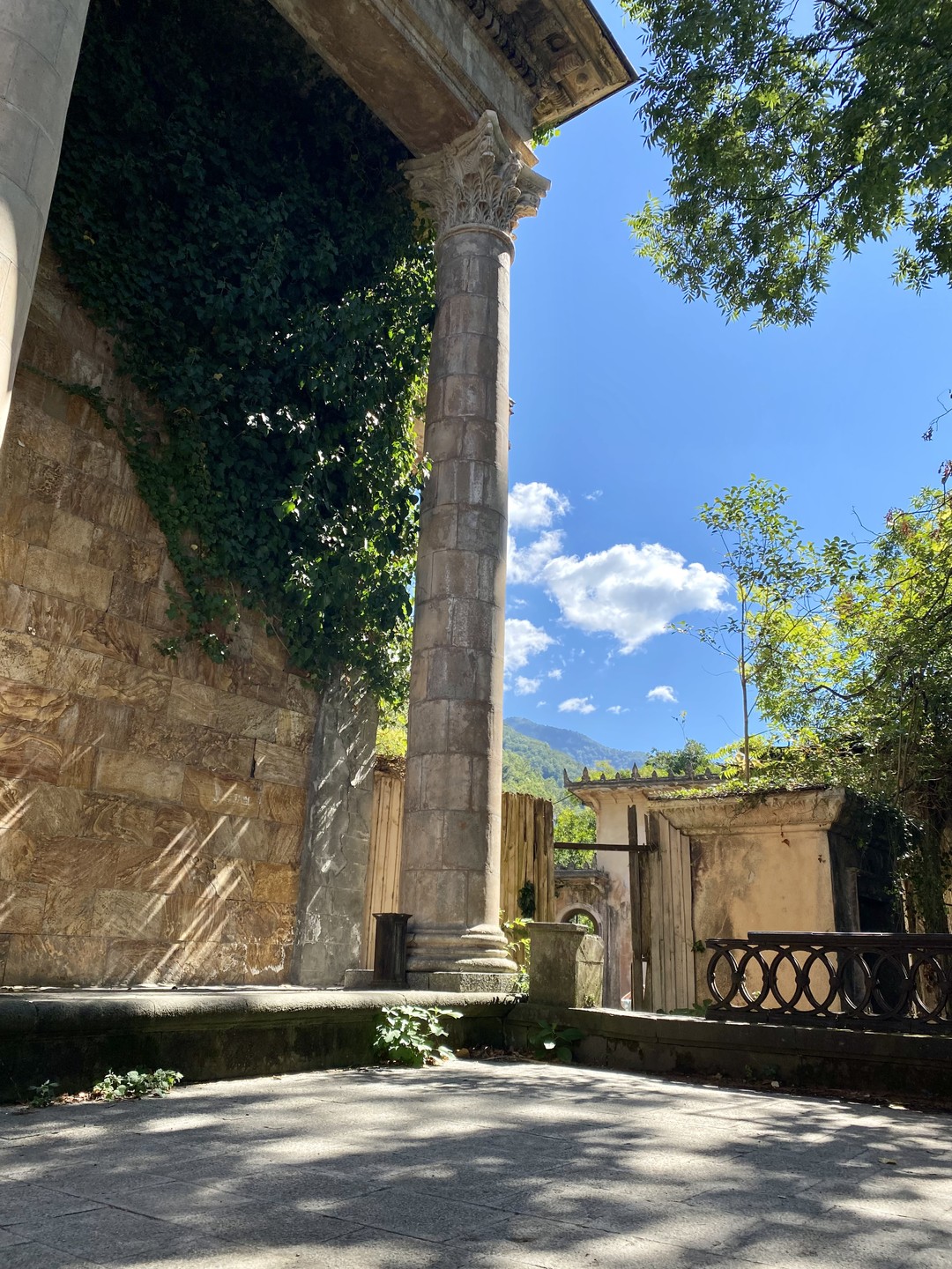 8 сентября состоялась наша индивидуальная экскурсия в Абхазию страну Души! Именно такой оказалась для нас эта