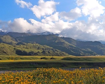 Ущелье замков, водопады и купание в нарзанных ваннах