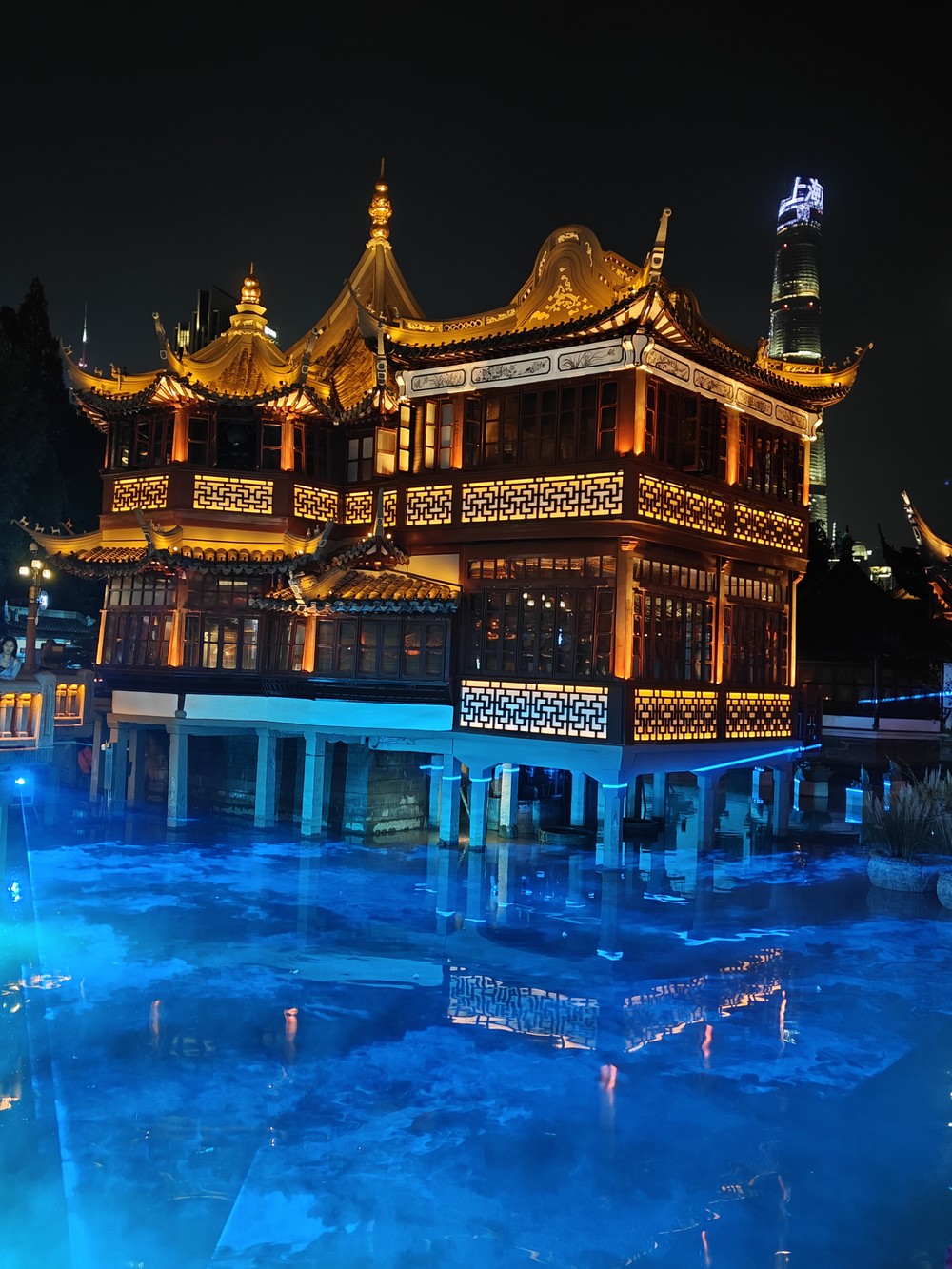 Вечерний Шанхай: уют старинных улиц и роскошь мегаполиса (5/9)