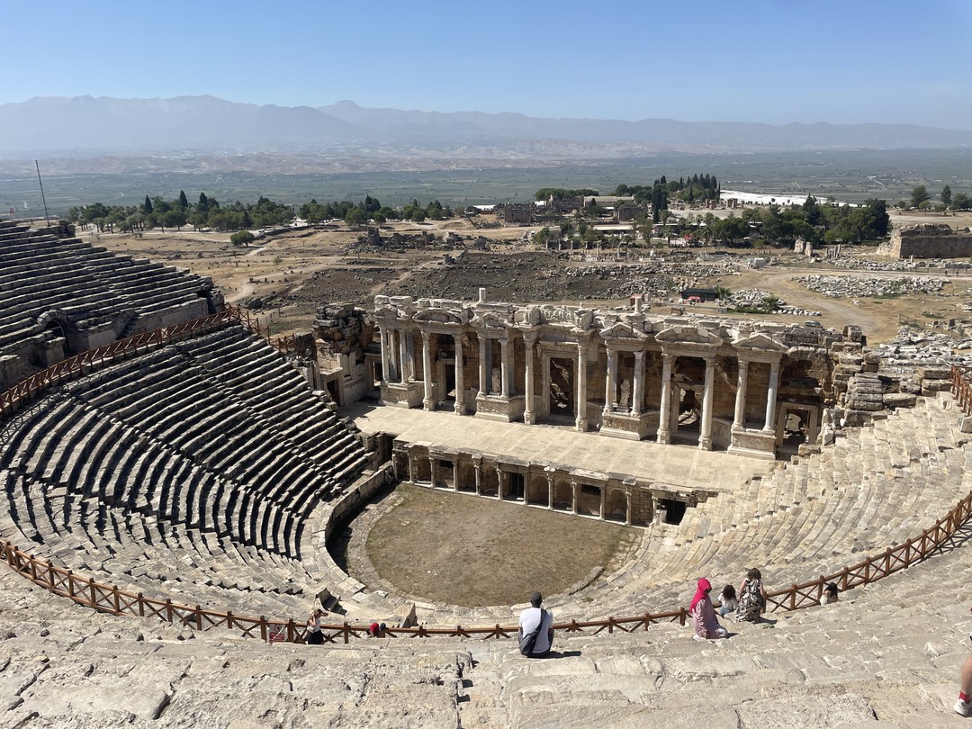 Экскурсия состоялась 24 сентября. Гидом была Оксана. Нас забрали в 3:50 в Кирише близ Кемера, приехали