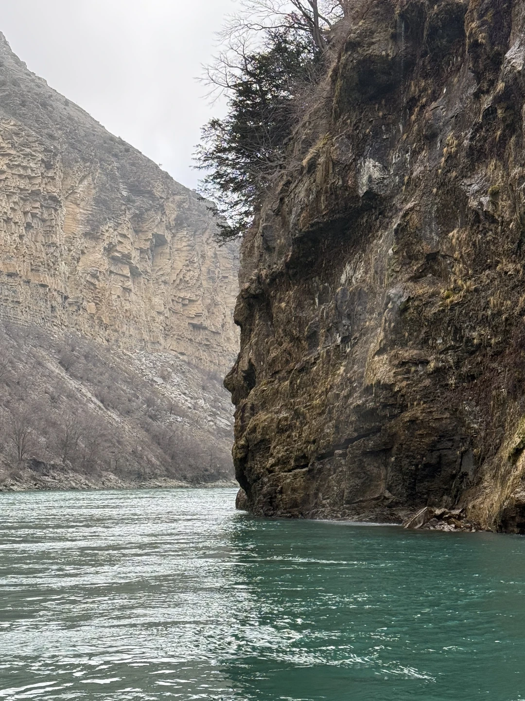 Экскурсией остались довольны. Несмотря на сложные погодные условия Гусейн предпринял максимум усилий, чтобы этот день оставил