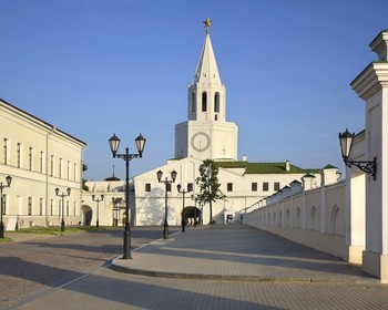 Казанский кремль, мастер-класс по арабской каллиграфии, экскурсия с VR-очками, вечерняя прогулка и рисование светом