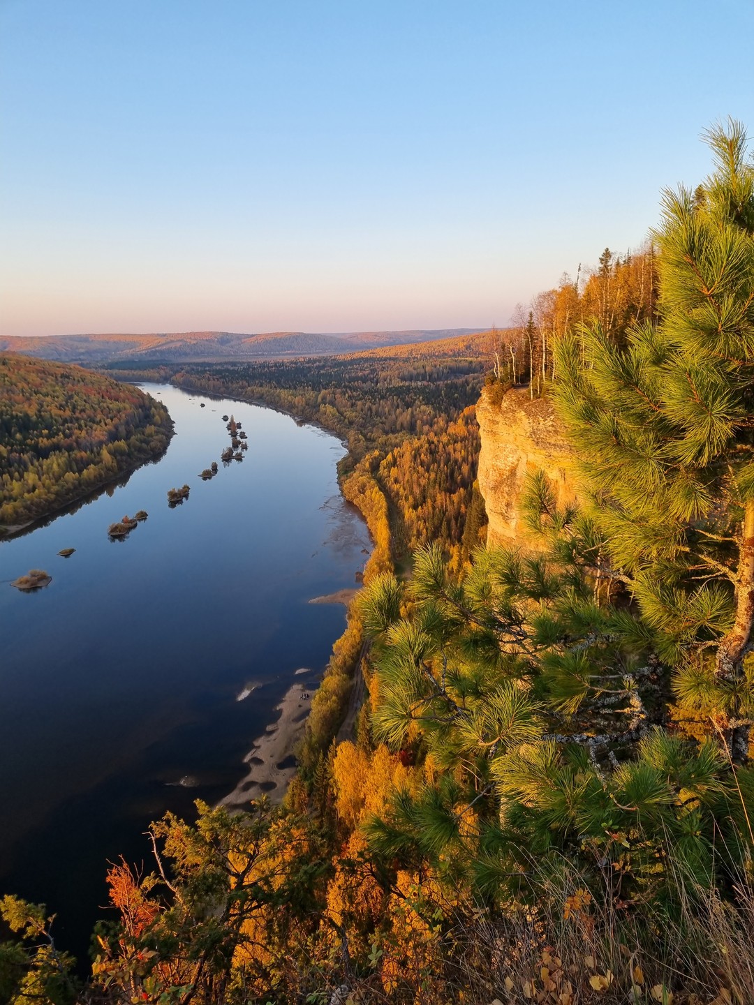 Говорят,что за деньги не купишь время. Так вот, у ребят получилось организовать такой тур, когда ты