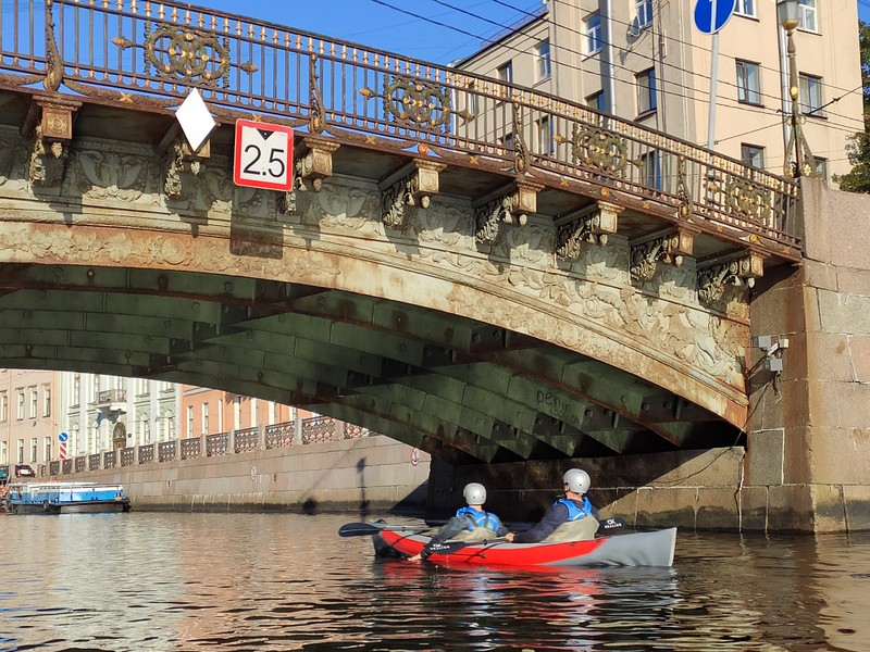 Фото к экскурсии Рассвет в центре Петербурга на байдарке
