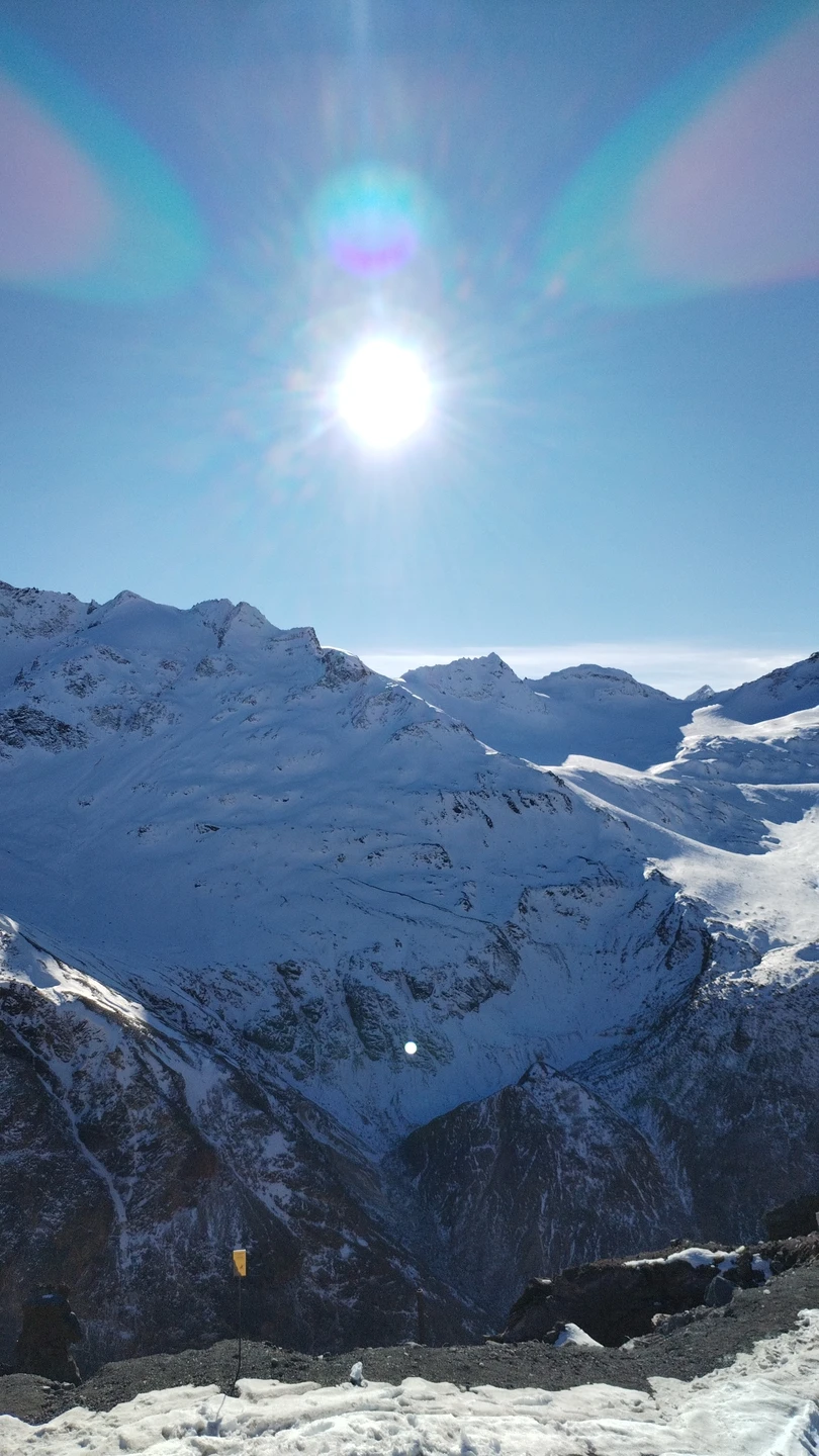 Хочу выразить огромную благодарность нашему гиду Василию за незабываемую экскурсию! С первых минут общения стало понятно