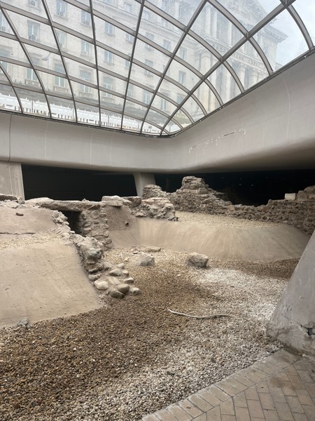 Отличная экскурсия по историческому центру Софии! Я была с сыном 16 лет, понравилось и мне, и