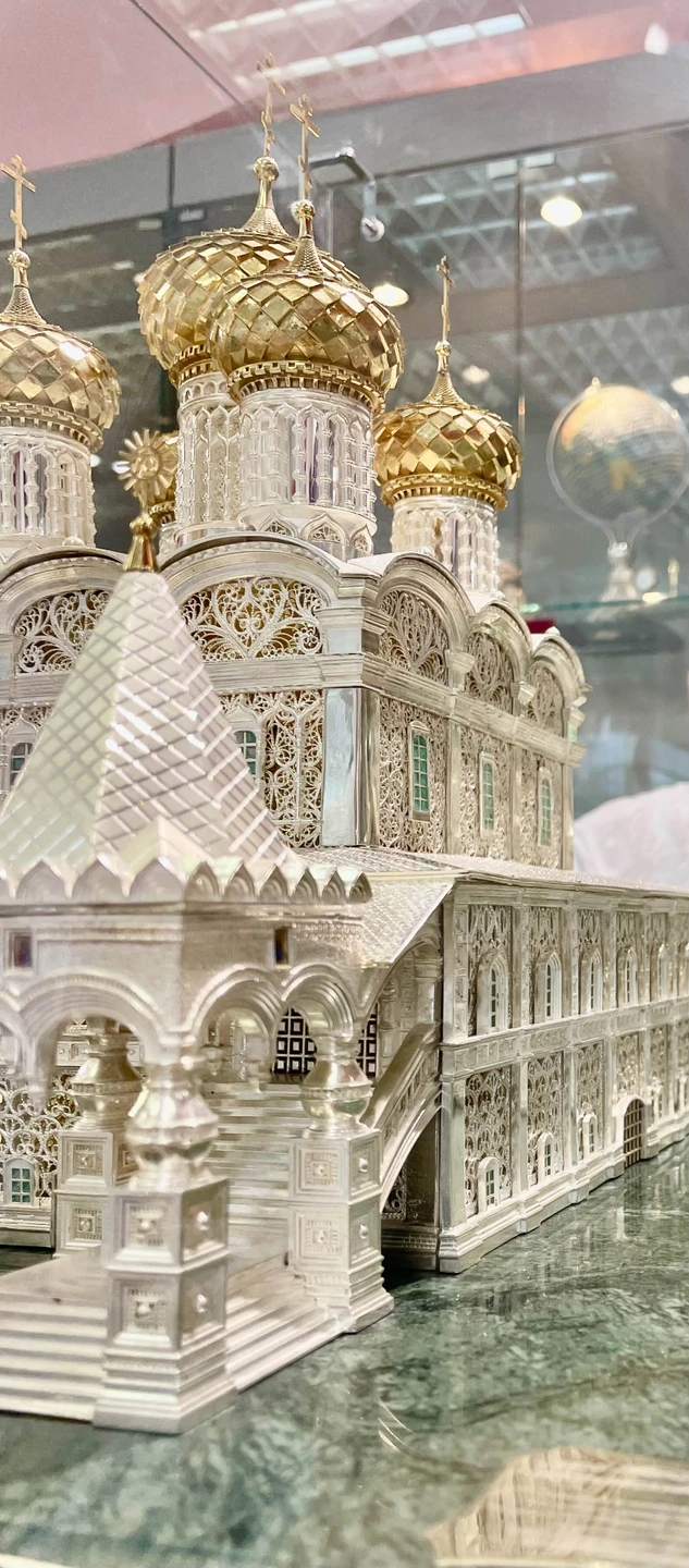 Насыщенная и интересная экскурсия, по красивым местам. Александр не грузил датами, рассказывал легко и интересно! Все