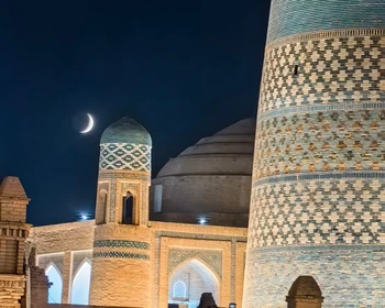 Экскурсия по Хиве: академия хорезмшаха Мамуна, дворец Таш-Хаули и средневековая тюрьма