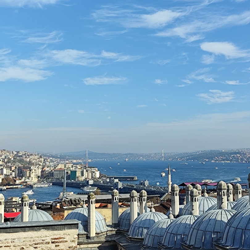 Эта экскурсия по Стамбулу стала настоящим бриллиантом нашего путешествия, и во многом это заслуга нашего невероятного гида, Гюркана!