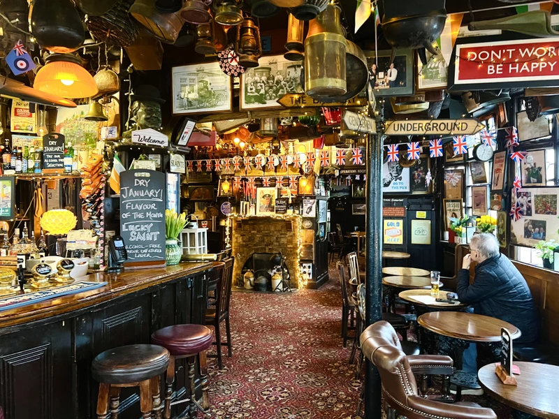 В Лондоне — пить! Прогулка по историческим пабам