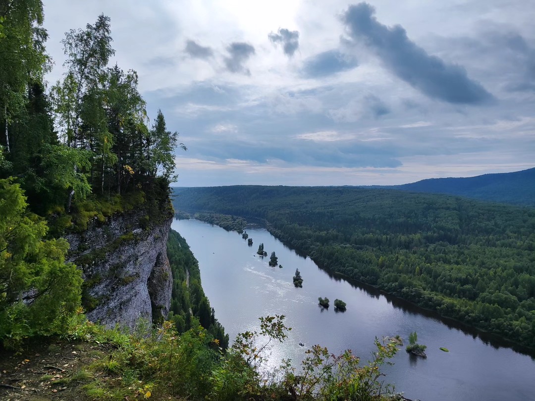 Наше путешествие длилось почти сутки. За это время мы посетили потрясающе красивые места. Вид с Полюда