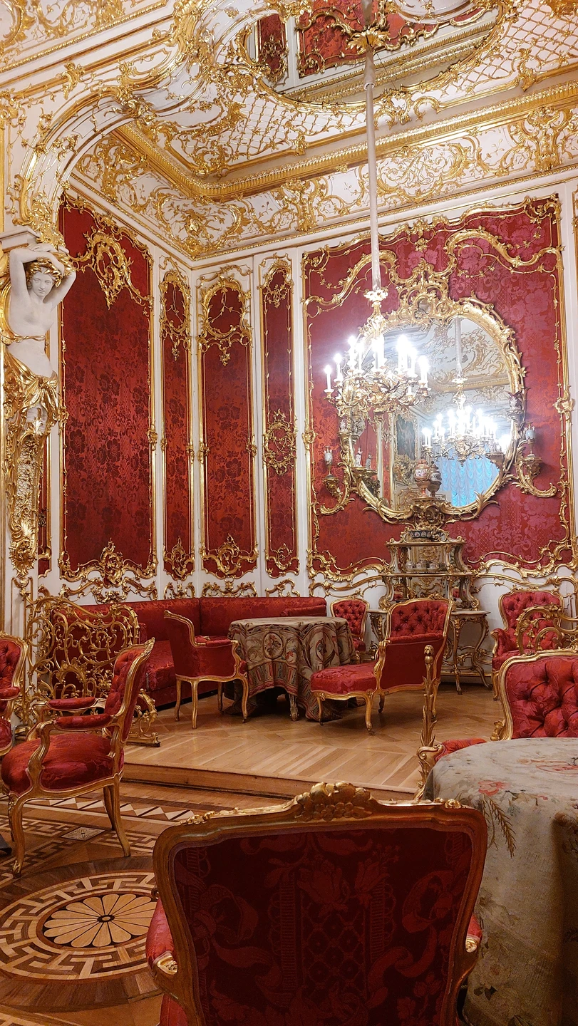 Снова в Петербурге и снова к Михаилу, но на новую экскурсию. Тема другая, а интересный рассказ