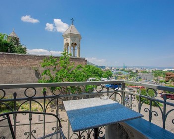 Встреча, размещение в отеле, свободное время