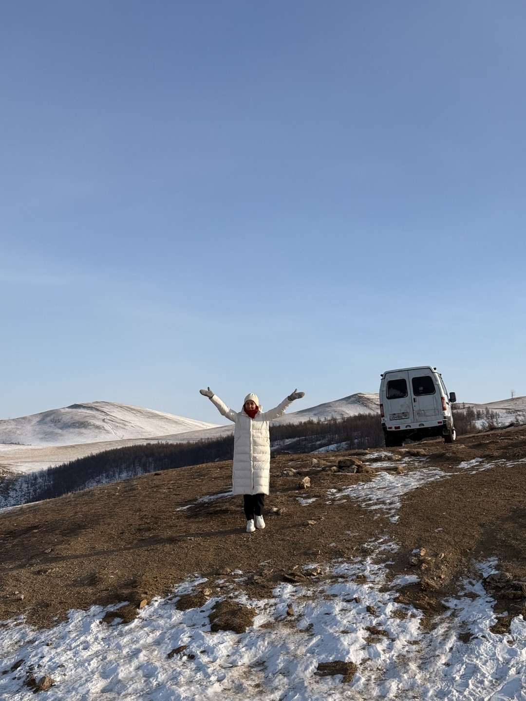 Нам все понравилось. Илья молодец, сварил нам хорошую уху из омуля. Машина теплая, удобная. Все прошло отлично