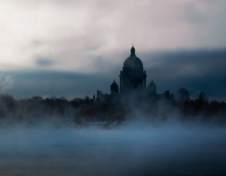 Мифы и легенды Петербурга: прогулка по водным артериям загадочного города