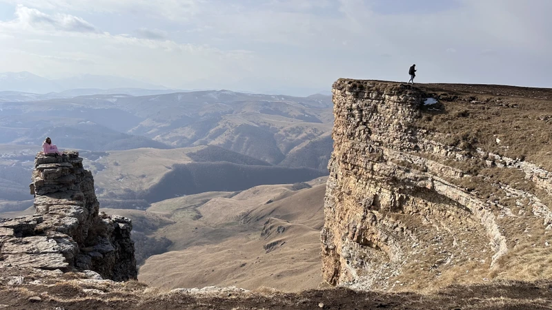 Поездка понравилась! нас возил Алим. было комфортно. Мы никуда не спешили. Хватило воесени насладиться видами и мощью окружающего ландшафта