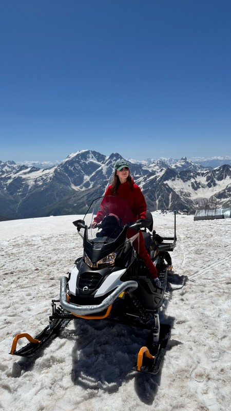 На внедорожнике по КЧР и КБР: Домбай, Эльбрус и Джилы-Су в мини-группе