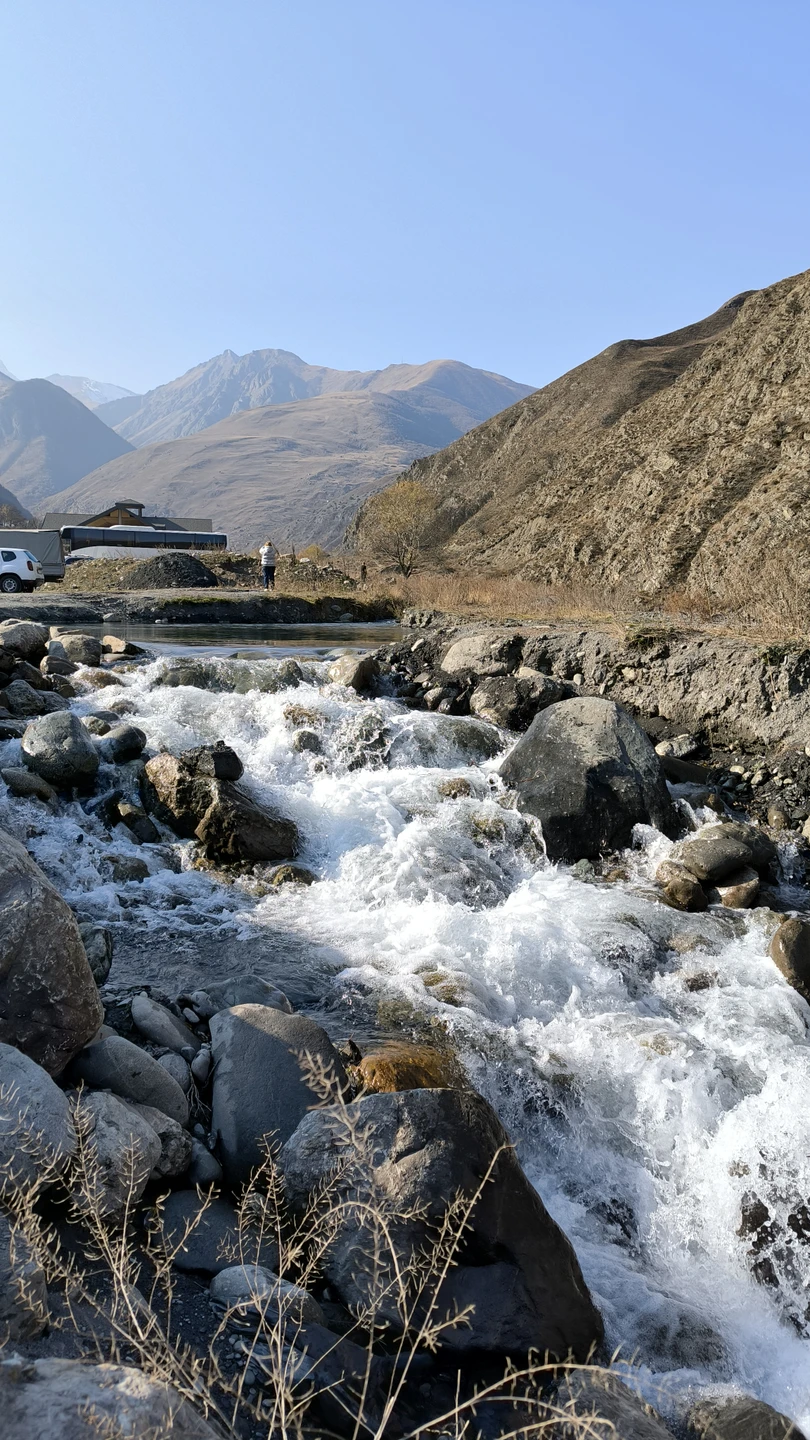 Добрый вечер! Сегодня ездили с экскурсией в Северную Осетию. Программа экскурсии очень понравилась. От одной локации