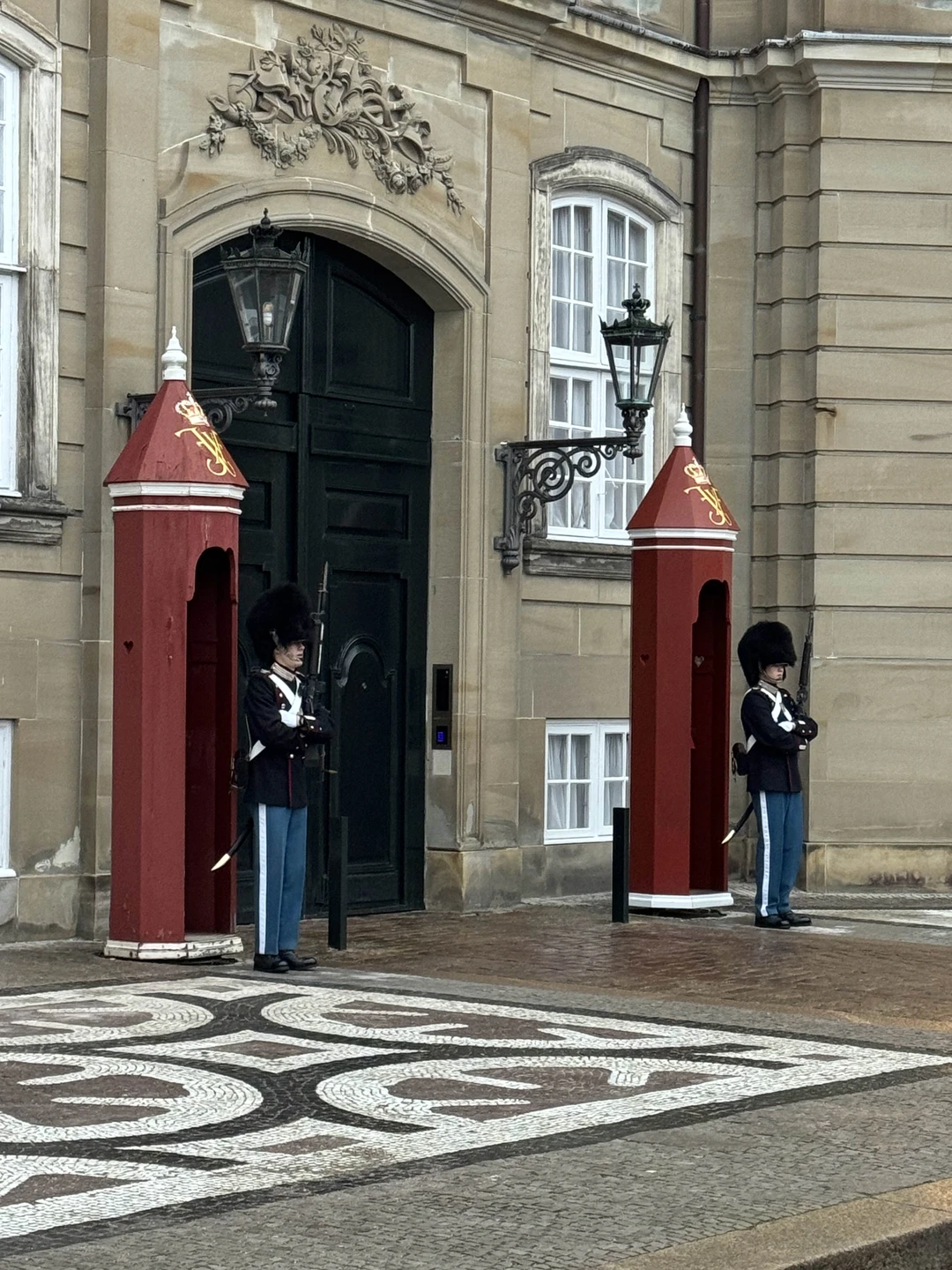 Это было наше первое знакомство с Копенгагеном и Александр сделал его максимально комфортным и интересным. Очень