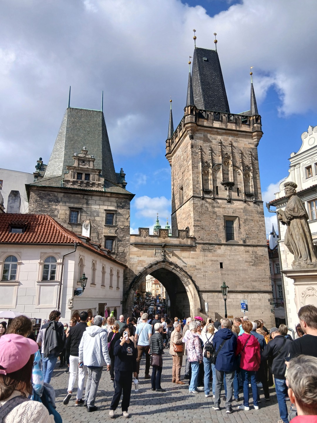 Экскурсия очень понравилась и оставила море впечатлений! Оля провела нас по старому городу очень профессионально!