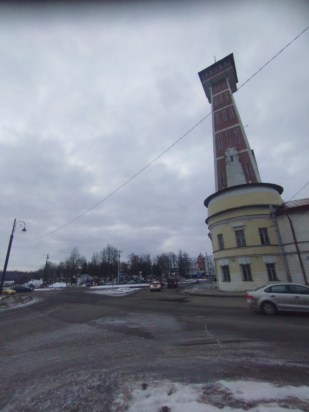 Ксения очень интересно рассказывает о своем родном городе. Видно что очень вовлечена в жизнь Рыбинска. Отлично