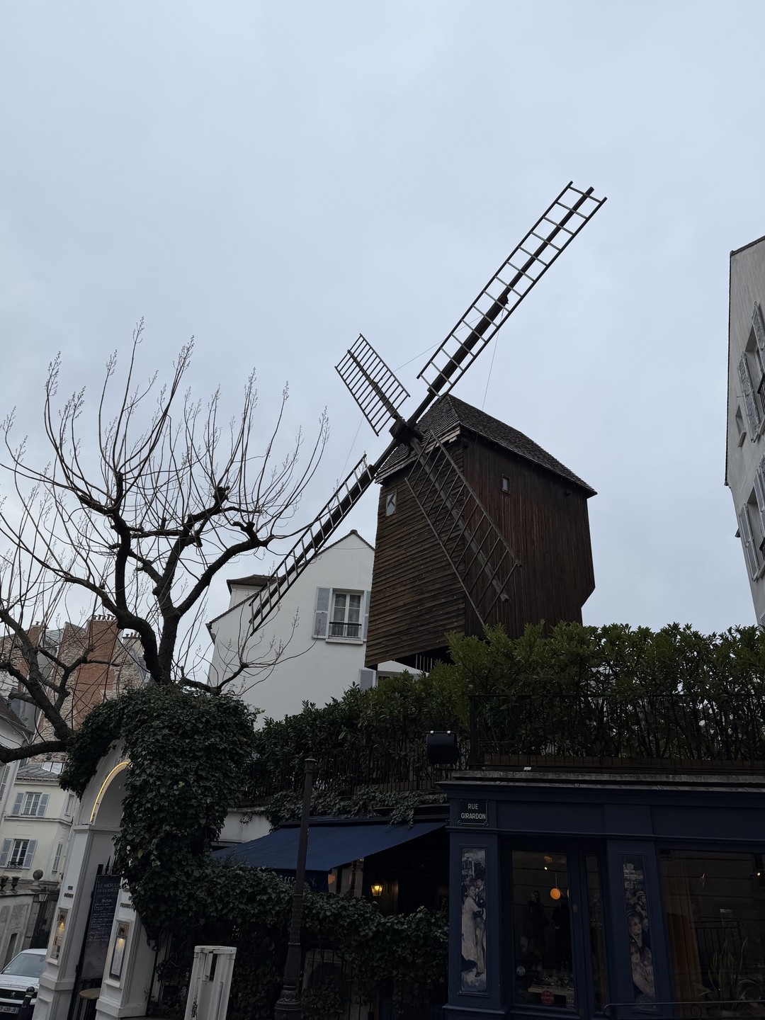 Очень рекомендую. Лариса потрясающий рассказчик. Невероятно интересно. У нас была мини группа. Погода была великолепная