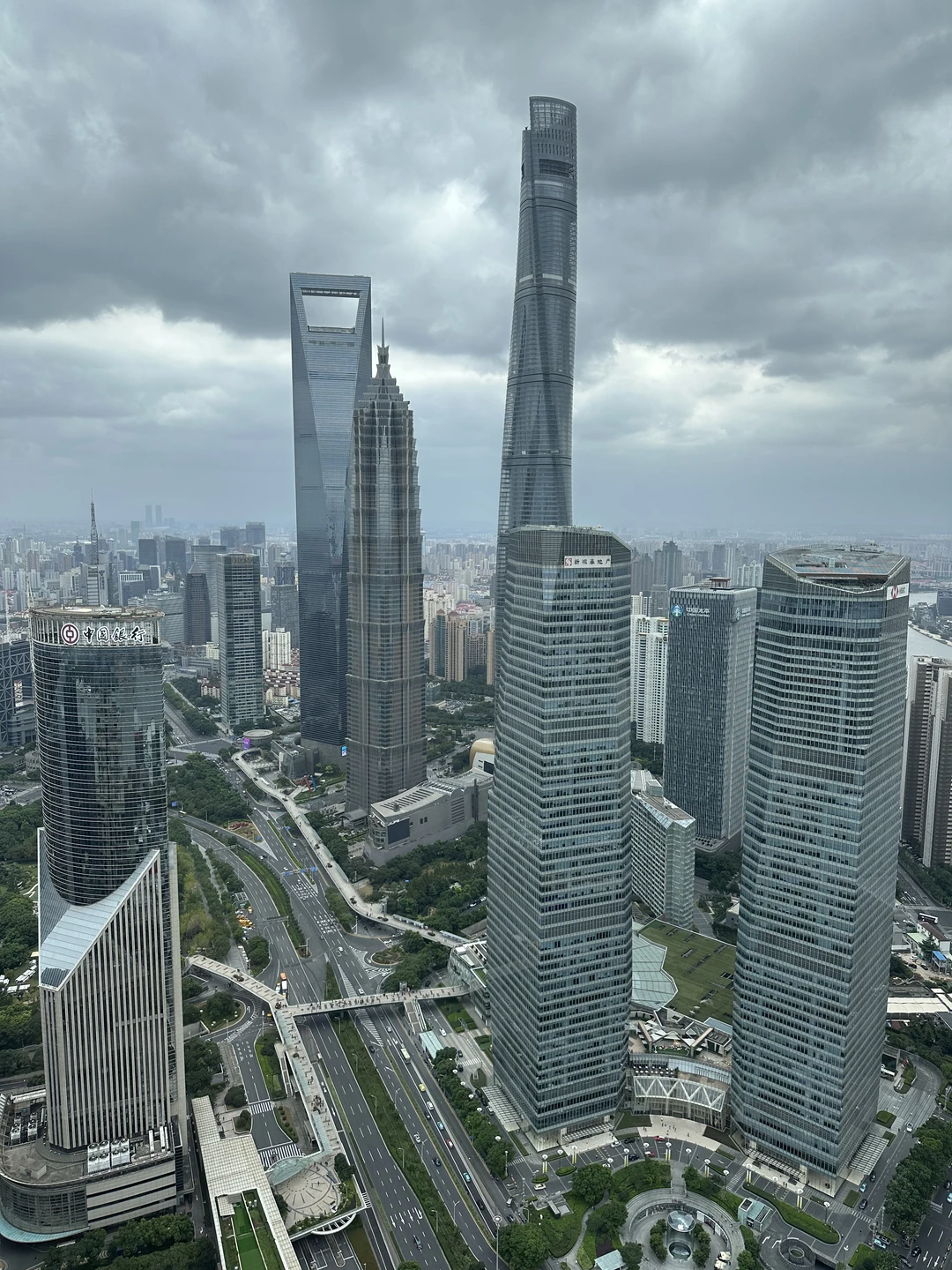 У нас гидом была Женя. Очень хорошо всё нам рассказывала на хорошем русском языке. Мы не