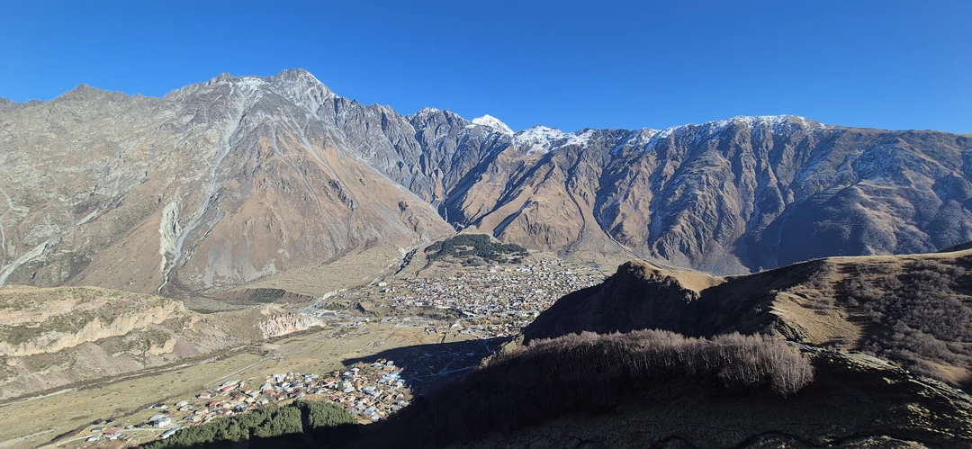 Просто увидеть красоту этих пейзажей хватило бы, чтобы поездка осталась в памяти надолго, но гиды добавляют