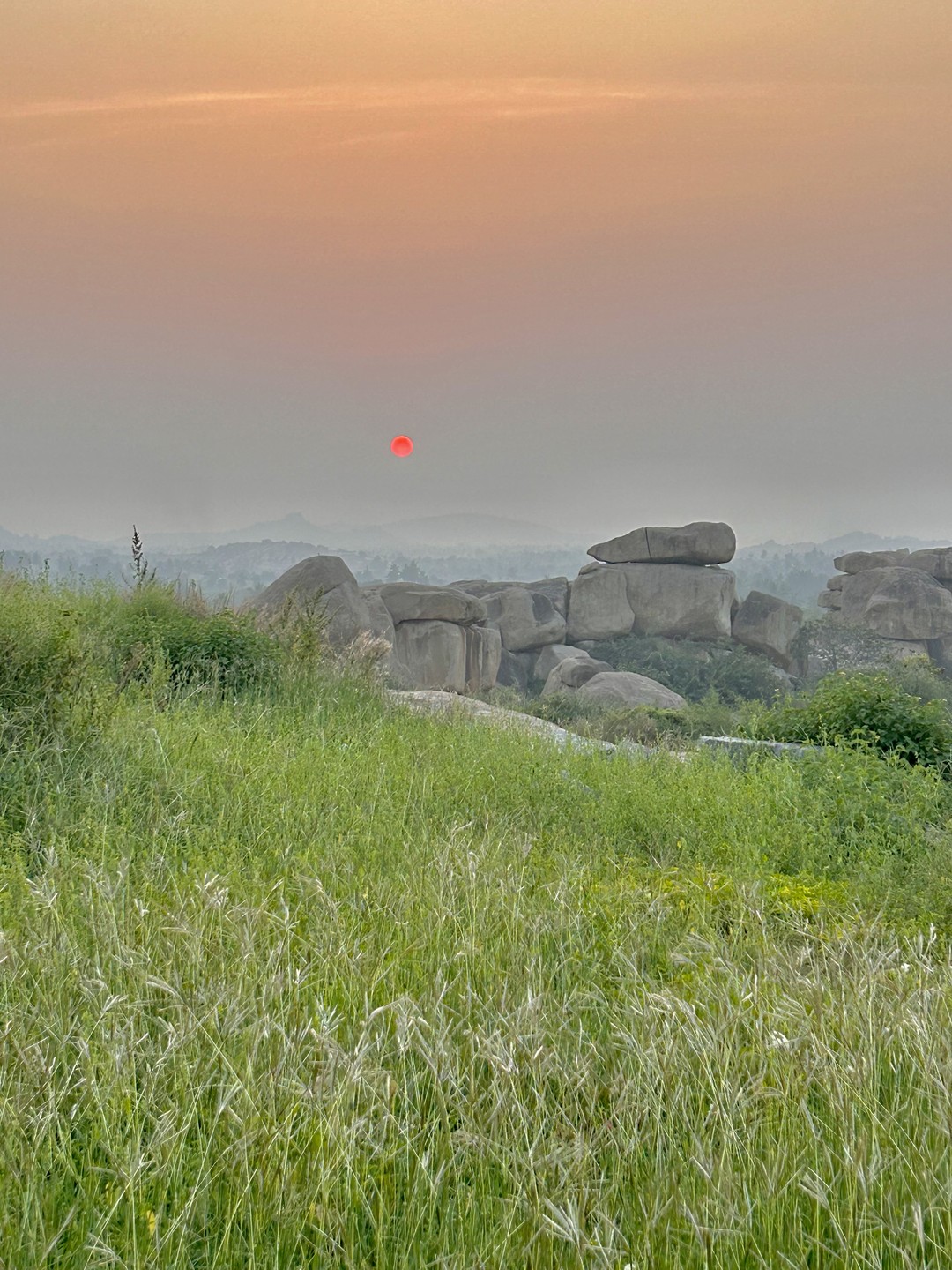 Насыщенная, интересная экскурсия. За 2 дня посетили все ключевые локации Хампи. Отличная идея организаторов смотреть храмы