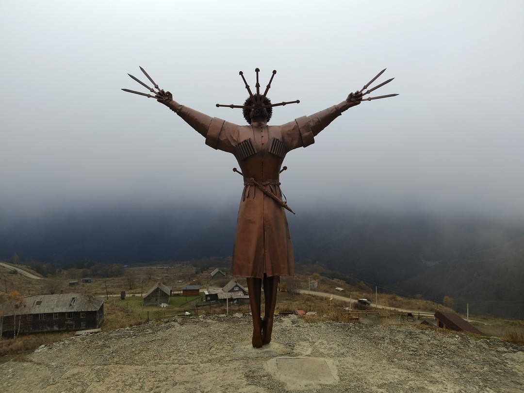 Дигорское ущелье одно из самых красивых мест в Северной Осетии - путешествовать по нему можно бесконечно