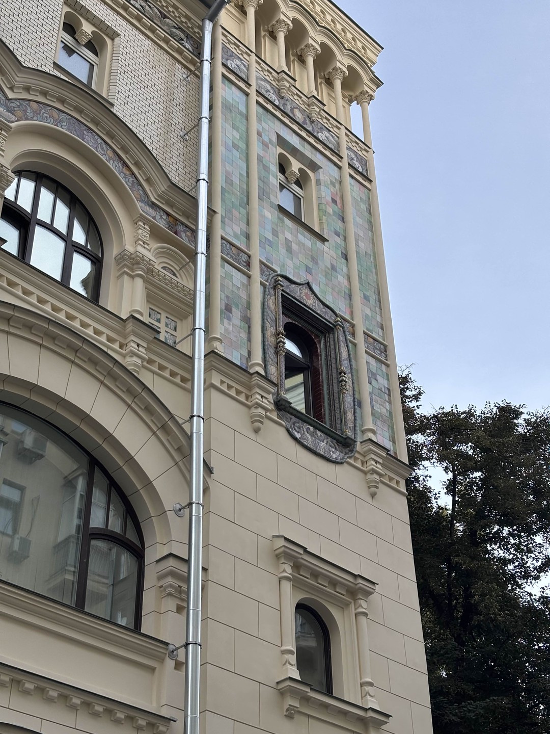 Проходные дворы Москвы (Роман)