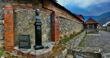 Дворец шекинских ханов, село Киш и возвращение в Баку