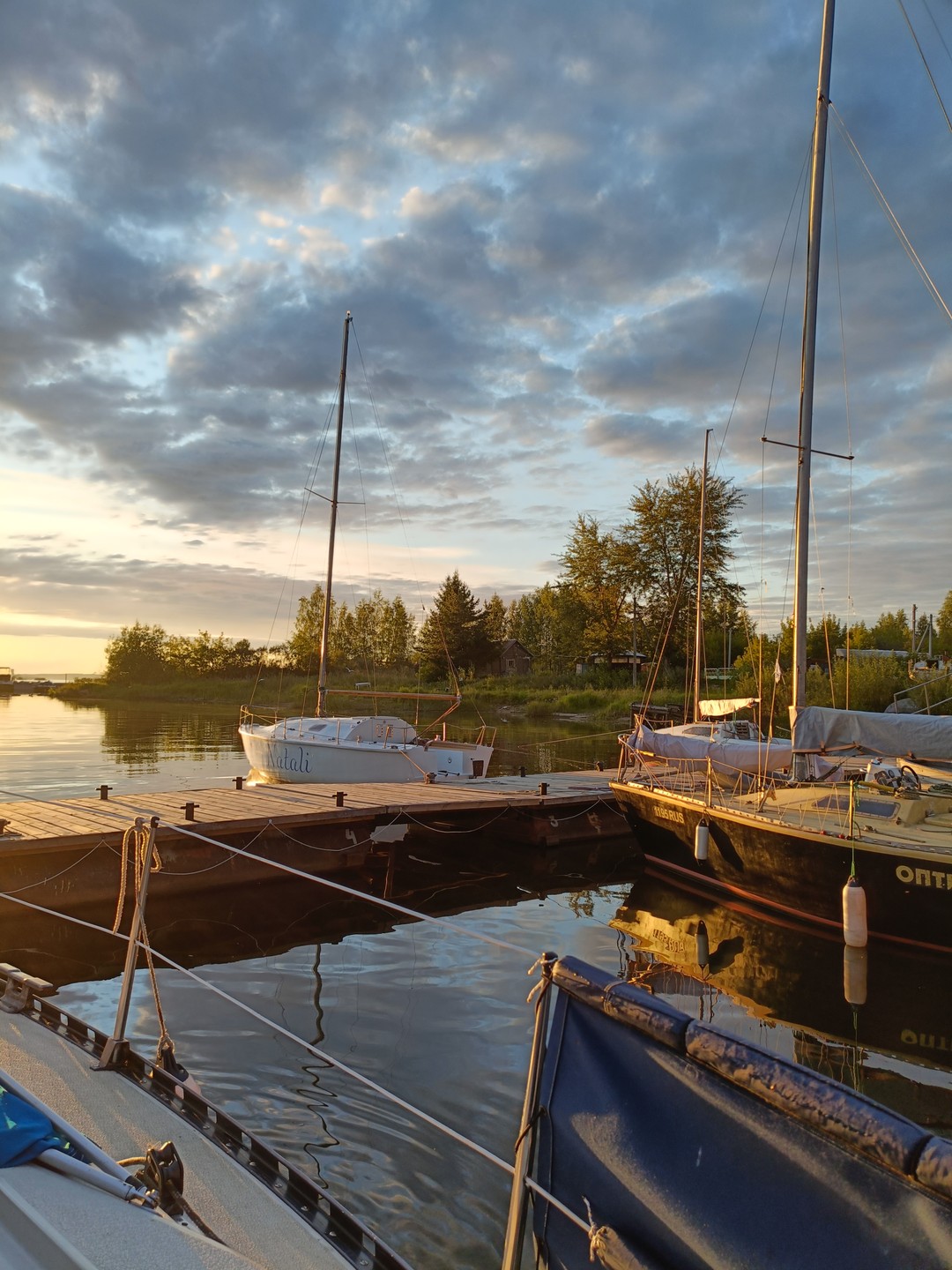 В конце августа посетили город Рыбинск и конечно же хотели увидеть знаменитое Рыбинское море. Прогулка на