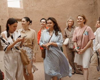 Прибытие и заселение