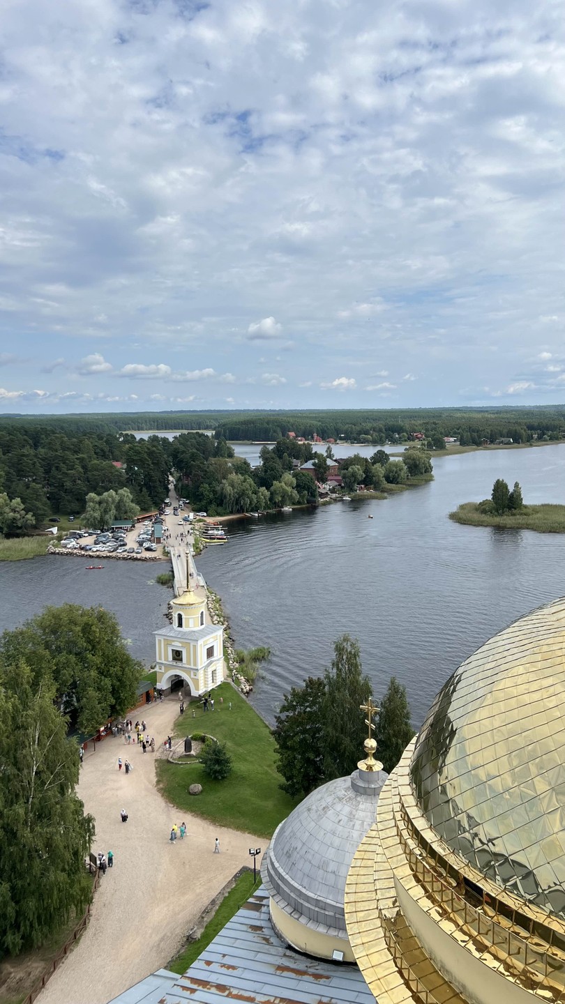 Экскурсия в Осташков и Нило-Столобенскую пустынь с Галиной прошла на одном дыхании! Галина очень интересно рассказывала