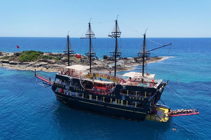 Фото - Экскурсия: "Морской круиз из Сиде: Манавгат, Карабурун и остров Дельфинов"