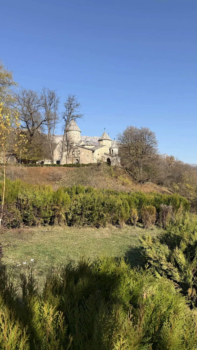 Минус в том, что мне мало было времени на Севан. Озеро Парз можно убрать из маршрута. Так же больше времени хотелось бы провести в Дилижане