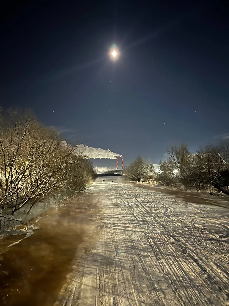 Наша экскурсия была осложнена сильным ветром и морозом. Поэтому большое спасибо Сергею, что дополнительно к интересном