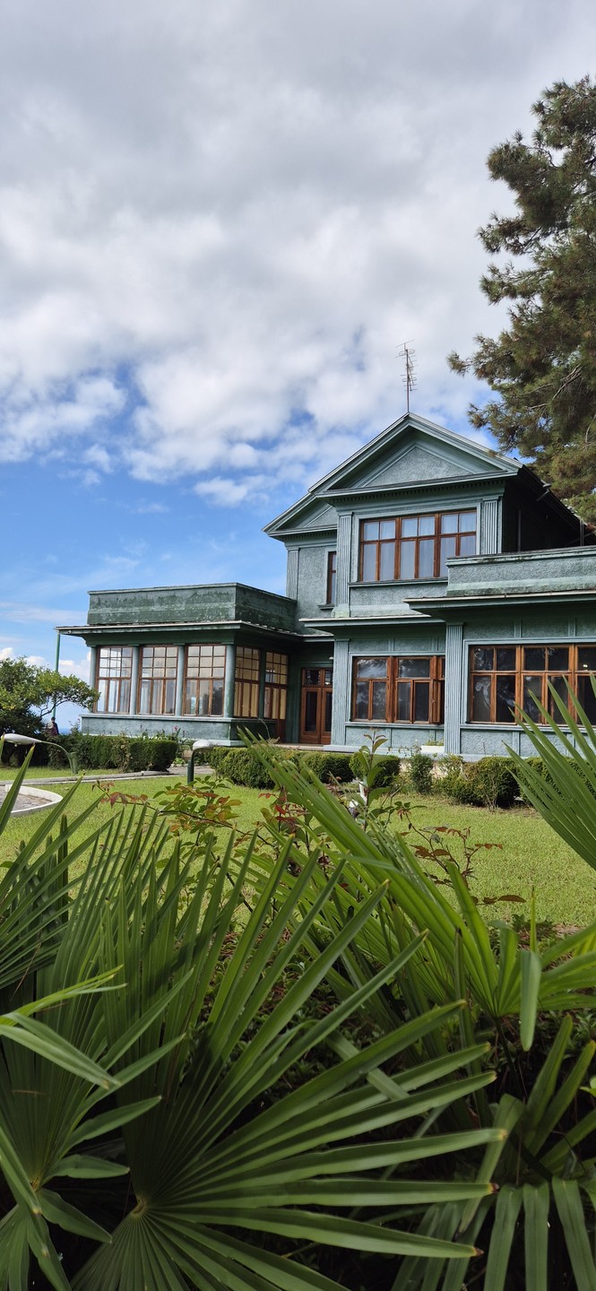 Очень понравилось экскурсия с Баталом! Очень вежливый, доброжелательный, ненавязчивый. С ним было максимально комфортно! По дороге