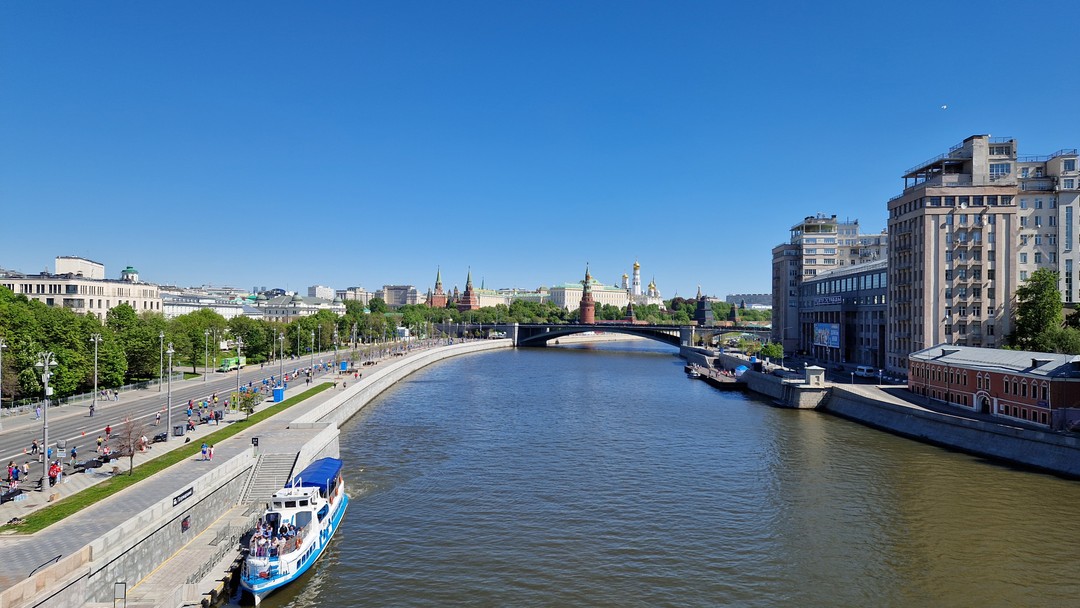 Прекрасная прогулка и рассказ от экскурсовода. Узнала новые факты о своём городе, захотелось копнуть глубже в