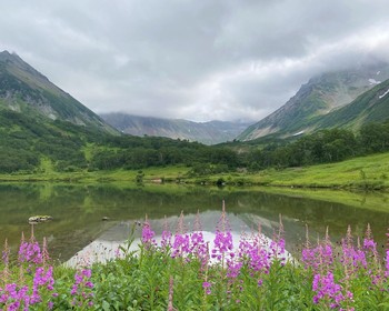 Вулканы, источники или долина гейзеров