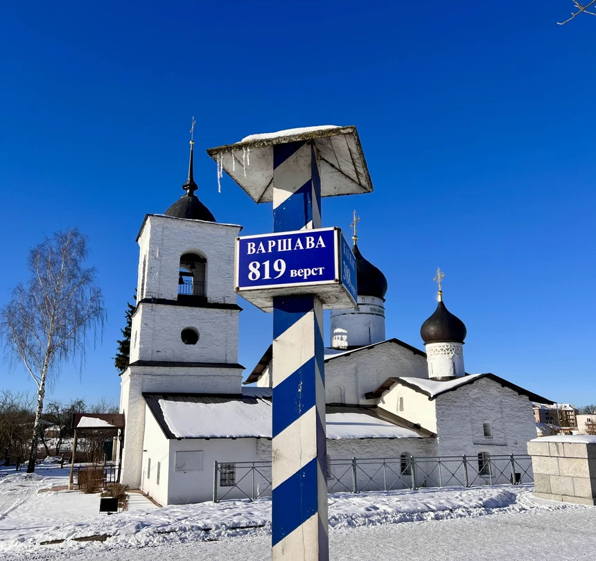 После Пскова, Изборска, Печор и Пушкинских гор экскурсия в Остров самая блеклая